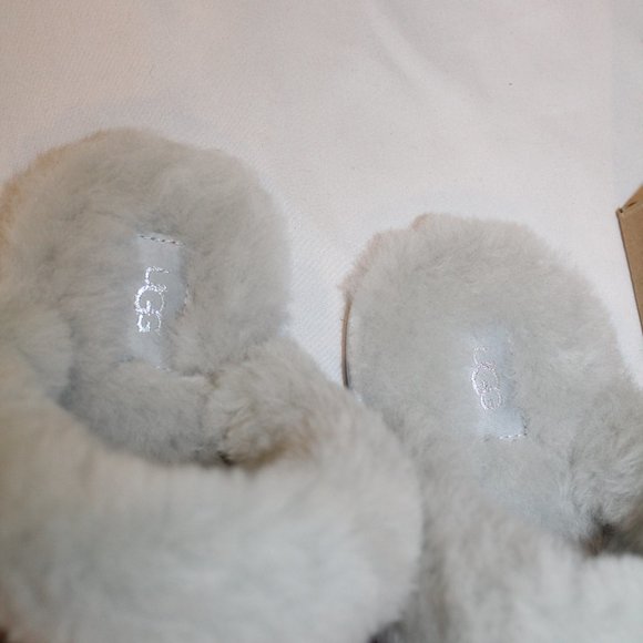 NIB UGG WOMEN'S SCUFFETTE II METALLIC SILVER SHEARLING LINED SLIPPERS - Picture 4 of 6